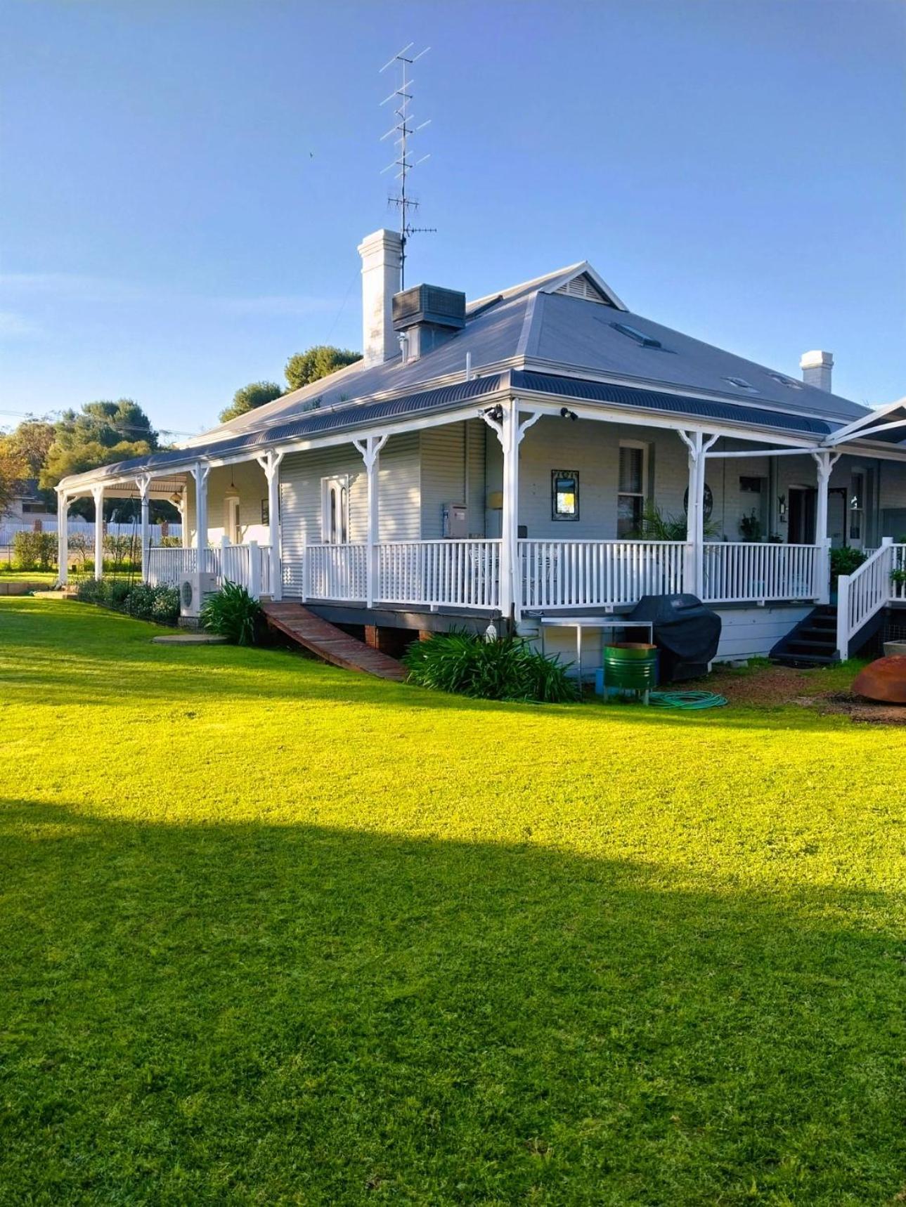 York Cottages And Burnley House Екстериор снимка